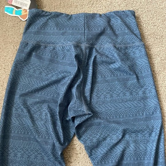 Half Moon by Modern Movement Crop Leggings Womens Size Small Blue Cut Out NEW - Picture 11 of 11